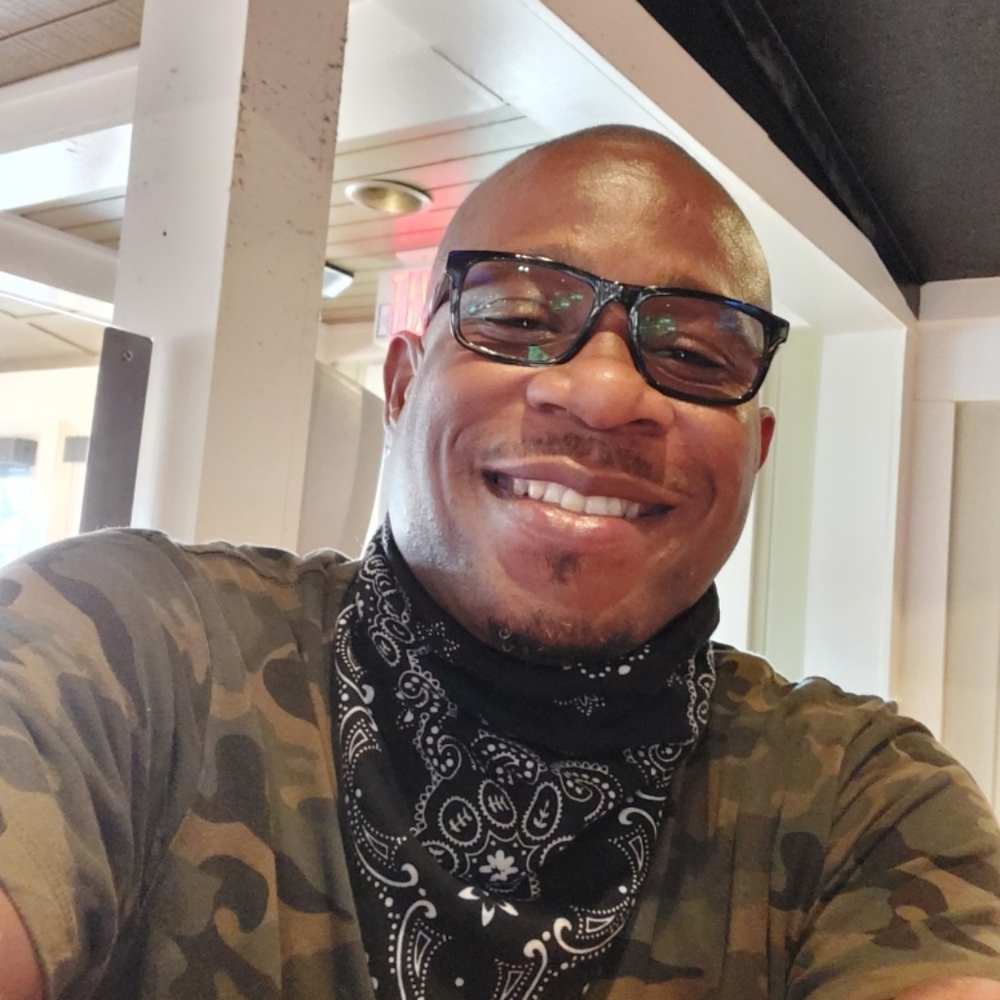 Meet your Posher, Ade